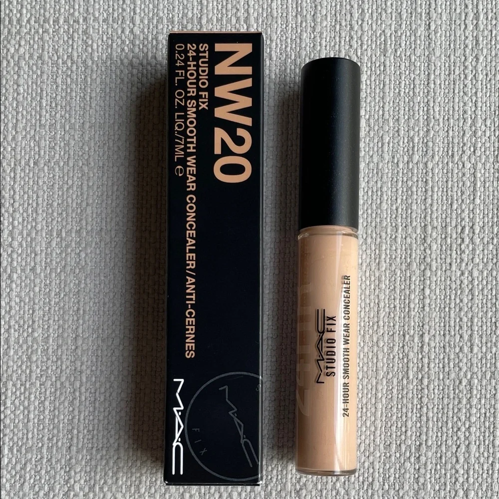 MAC Cosmetics Studio Fix 24-Hour Smooth Wear Concealer, 0.24oz - shade NW20
